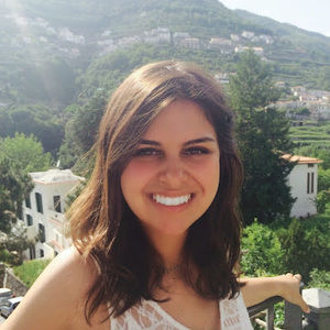 Meet your Posher, Chloe